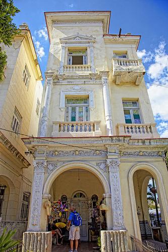 Havana Vedado Building.jpg